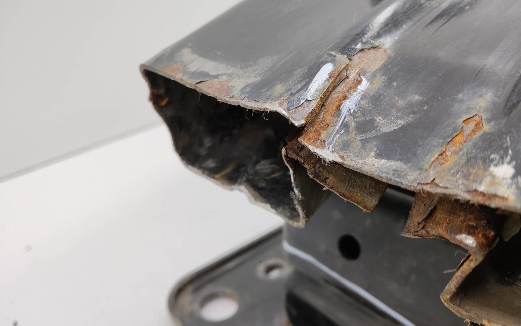 Усилитель переднего бампера