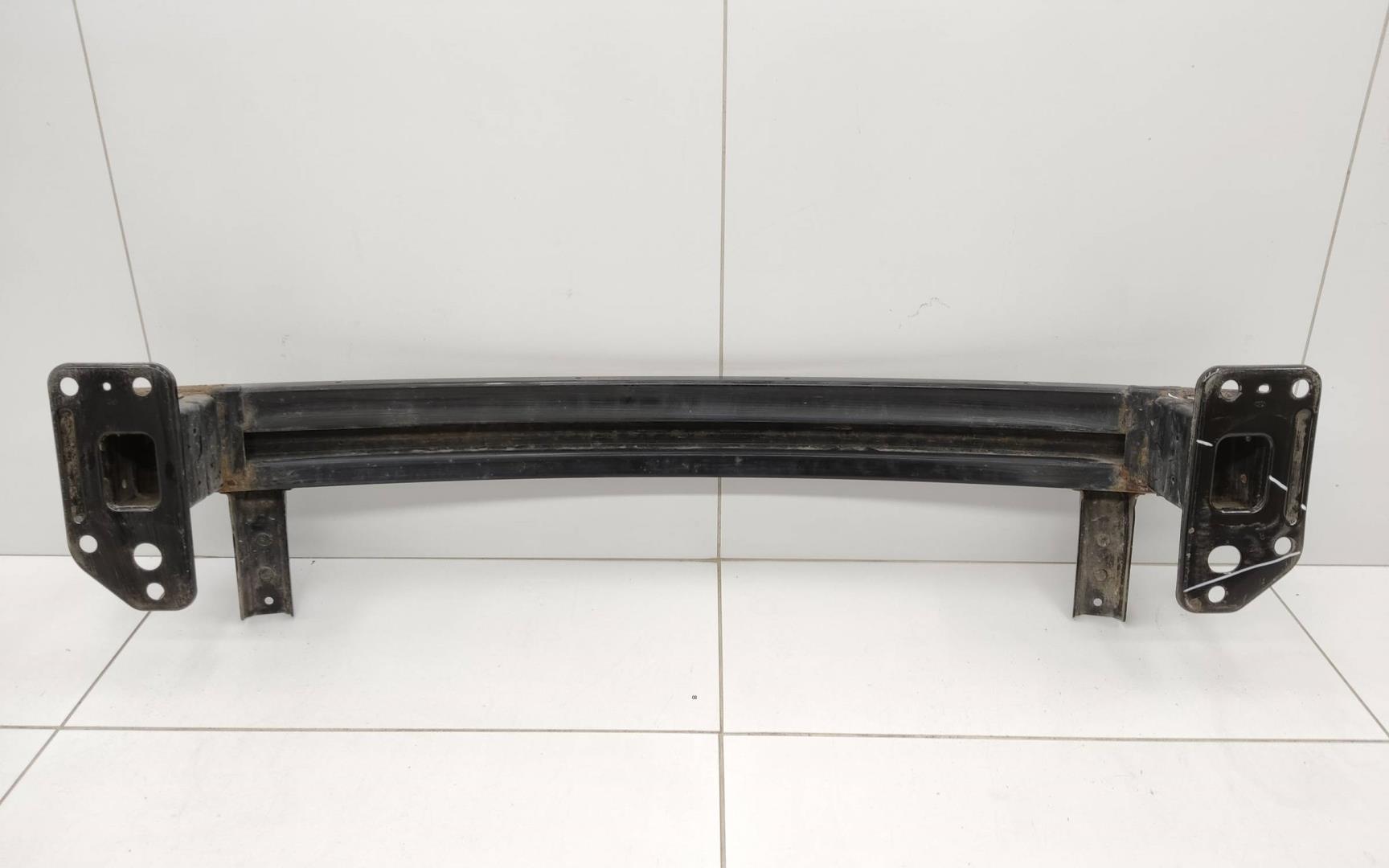 Усилитель переднего бампера