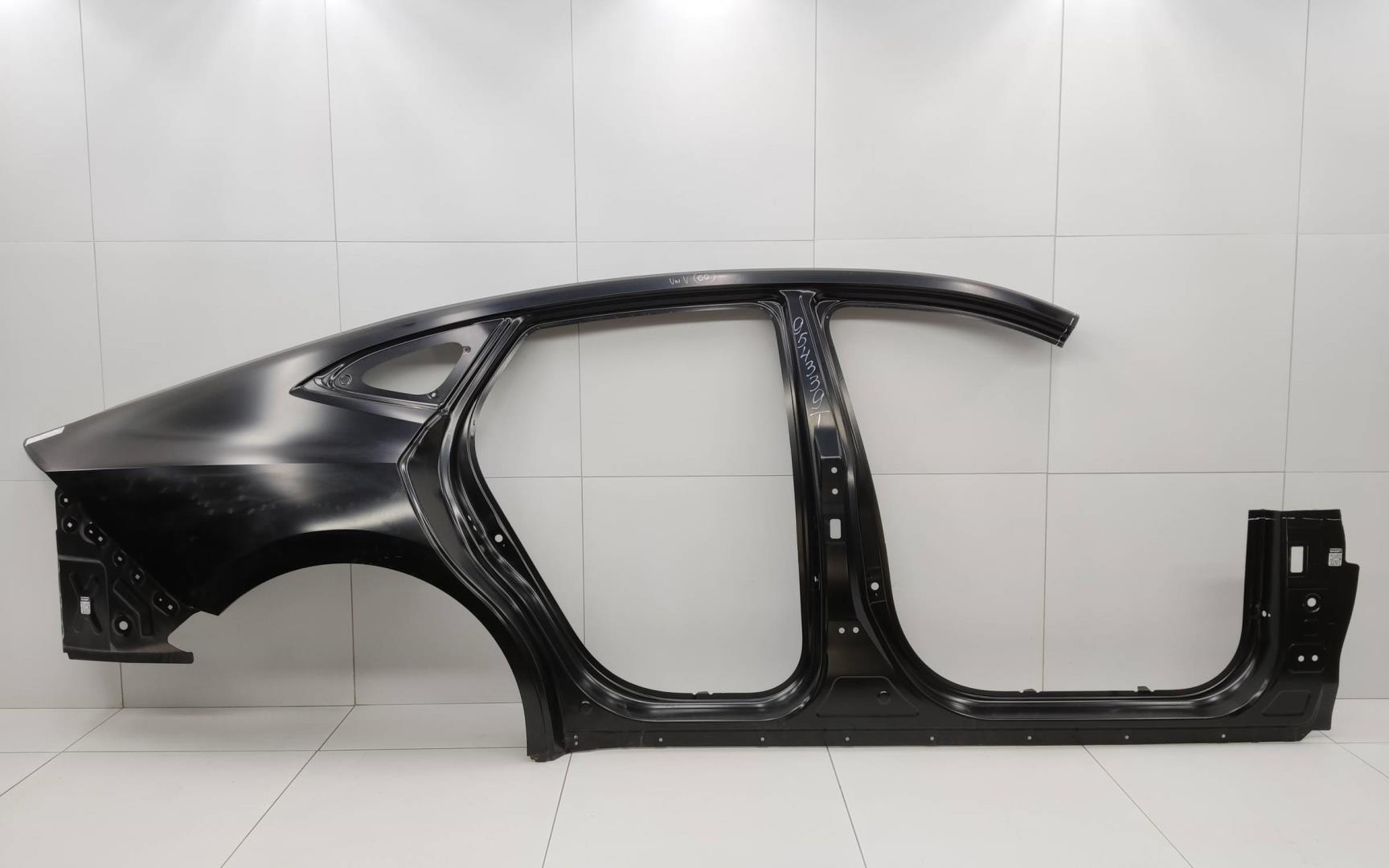 Кузовной элемент