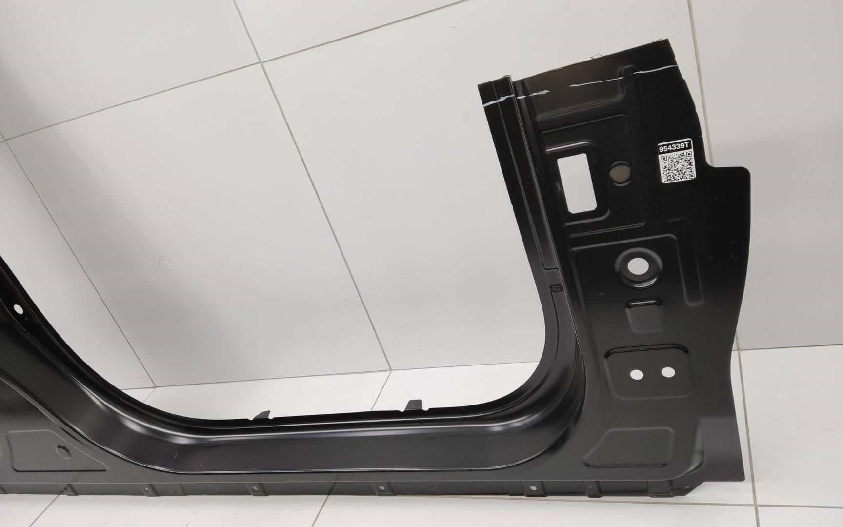 Кузовной элемент