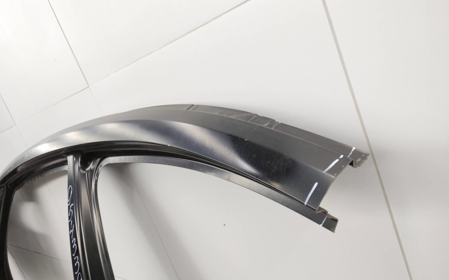 Кузовной элемент