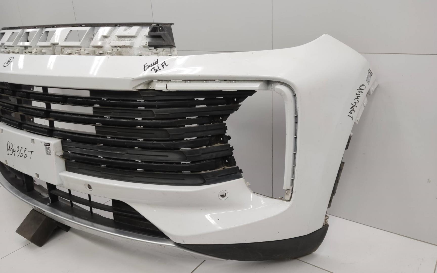 Бампер передний