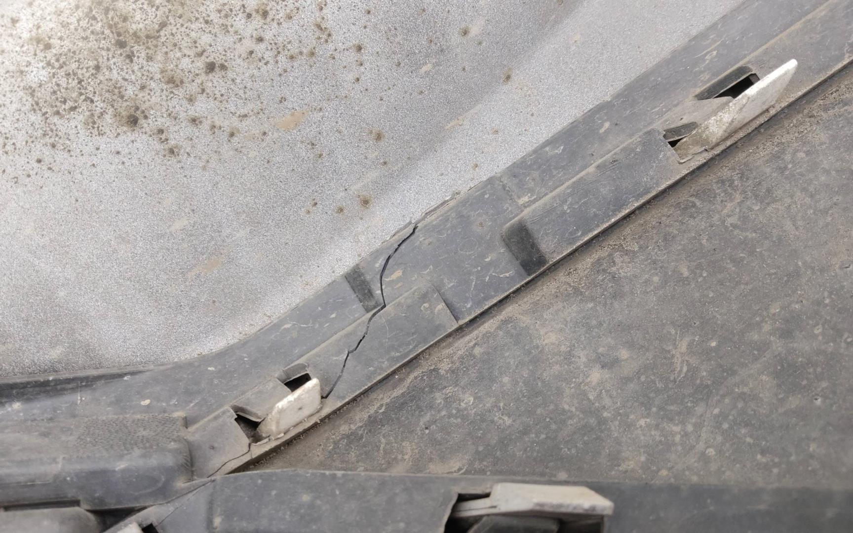 Бампер передний