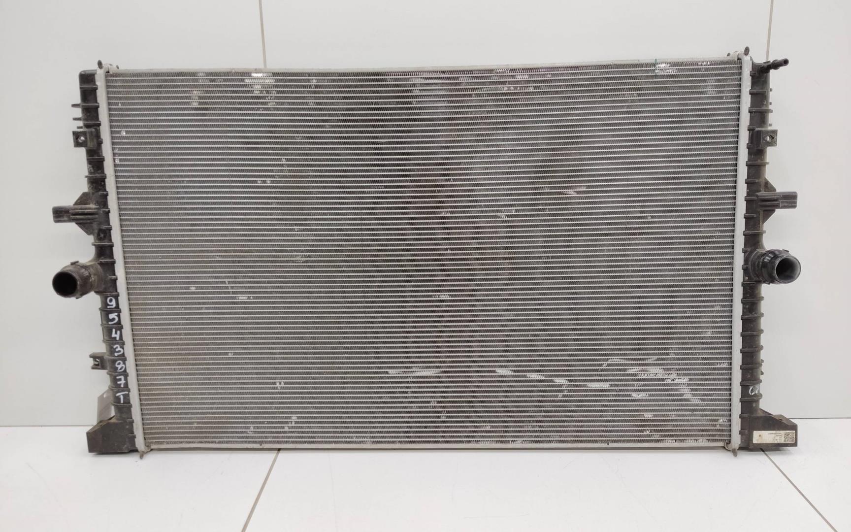 Радиатор охлаждения двигателя основной