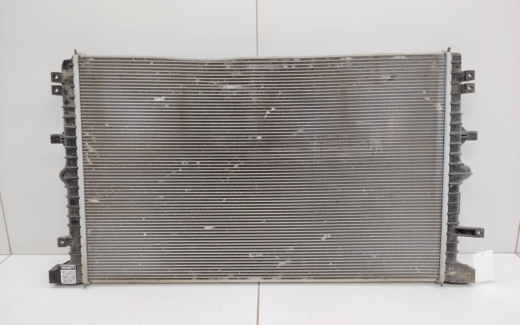 Радиатор охлаждения двигателя основной