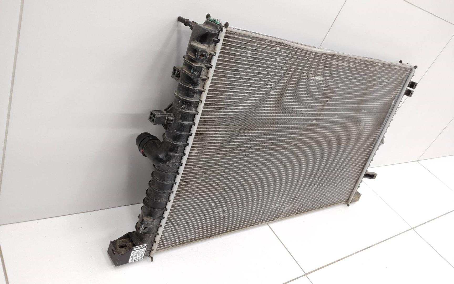 Радиатор охлаждения двигателя основной