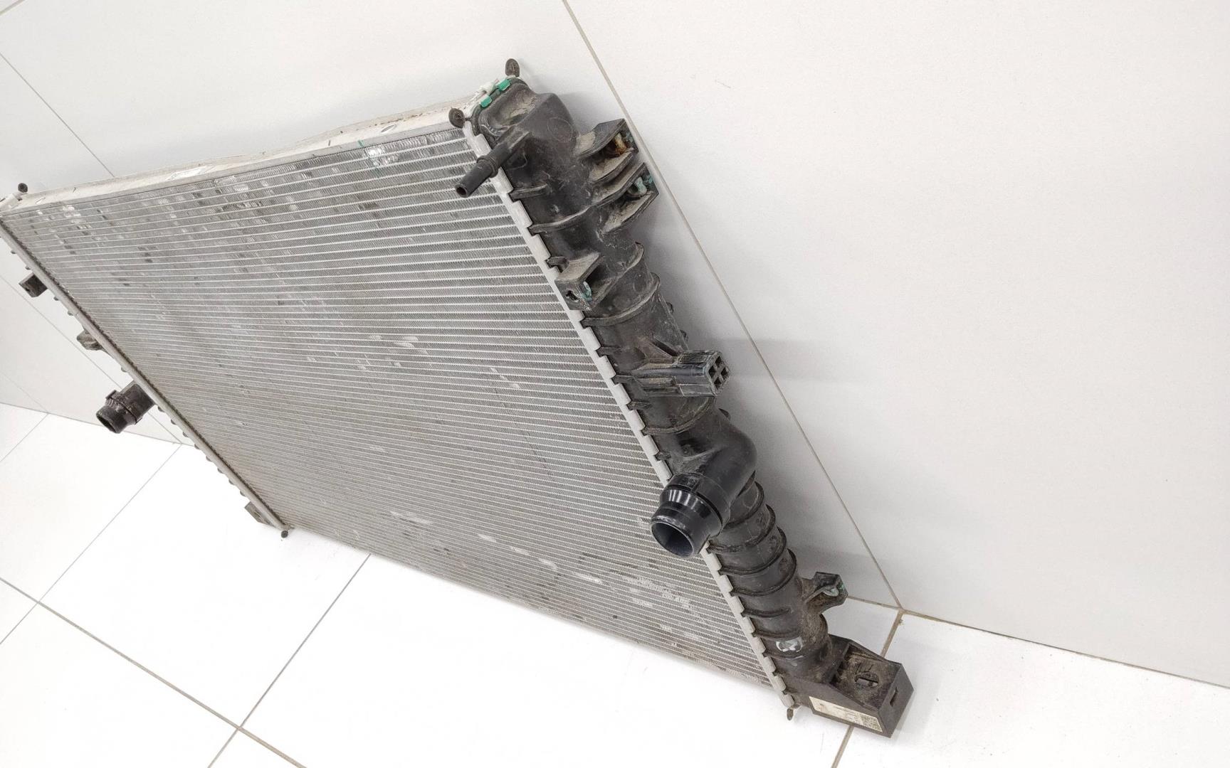 Радиатор охлаждения двигателя основной