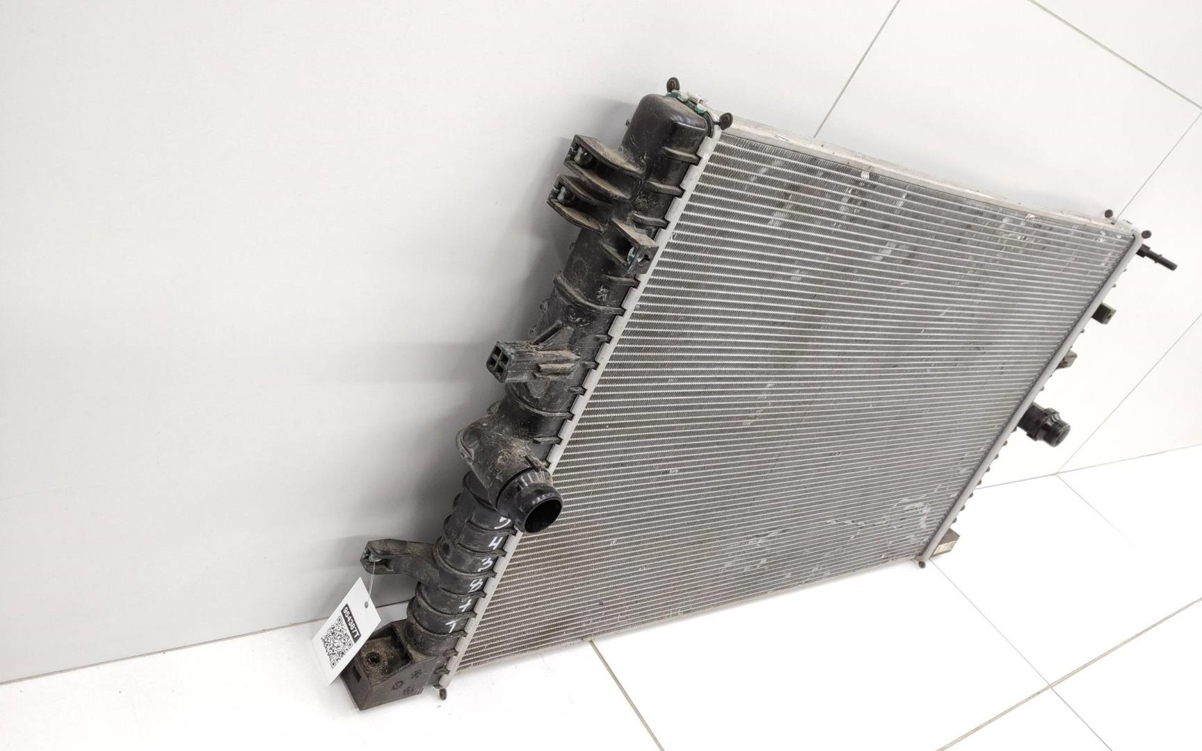 Радиатор охлаждения двигателя основной