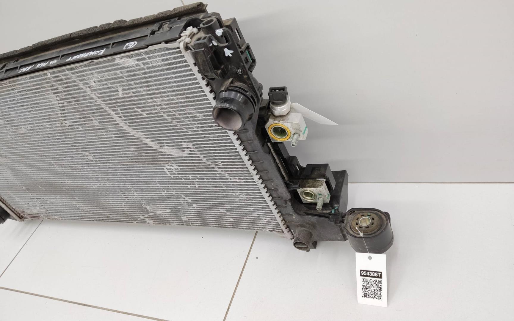 Радиатор охлаждения двигателя основной