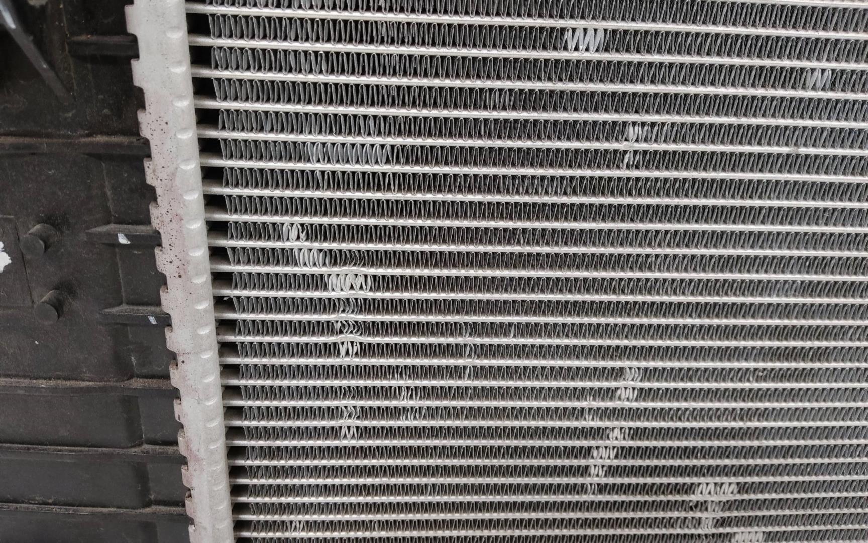 Радиатор охлаждения двигателя основной