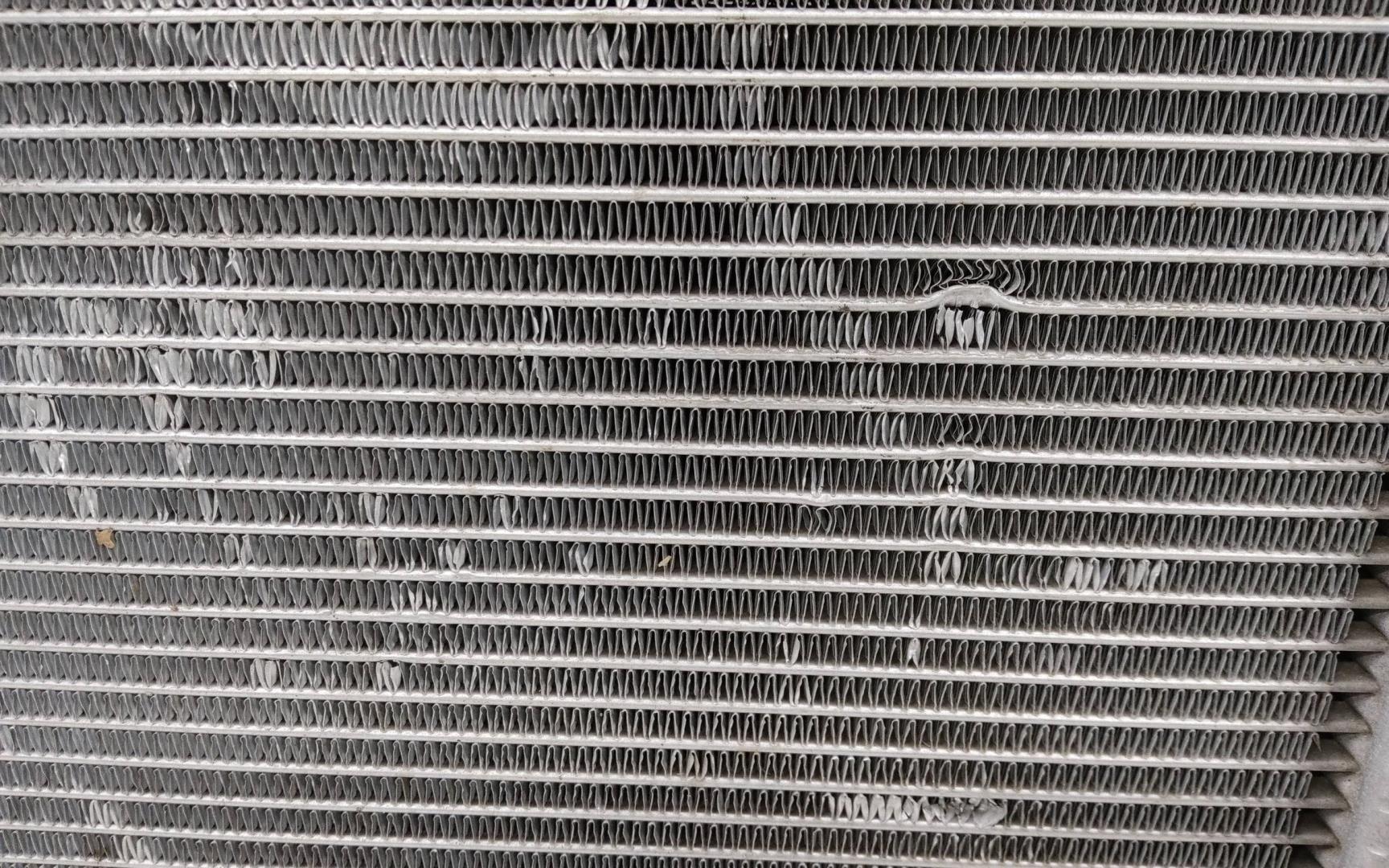 Радиатор охлаждения двигателя основной