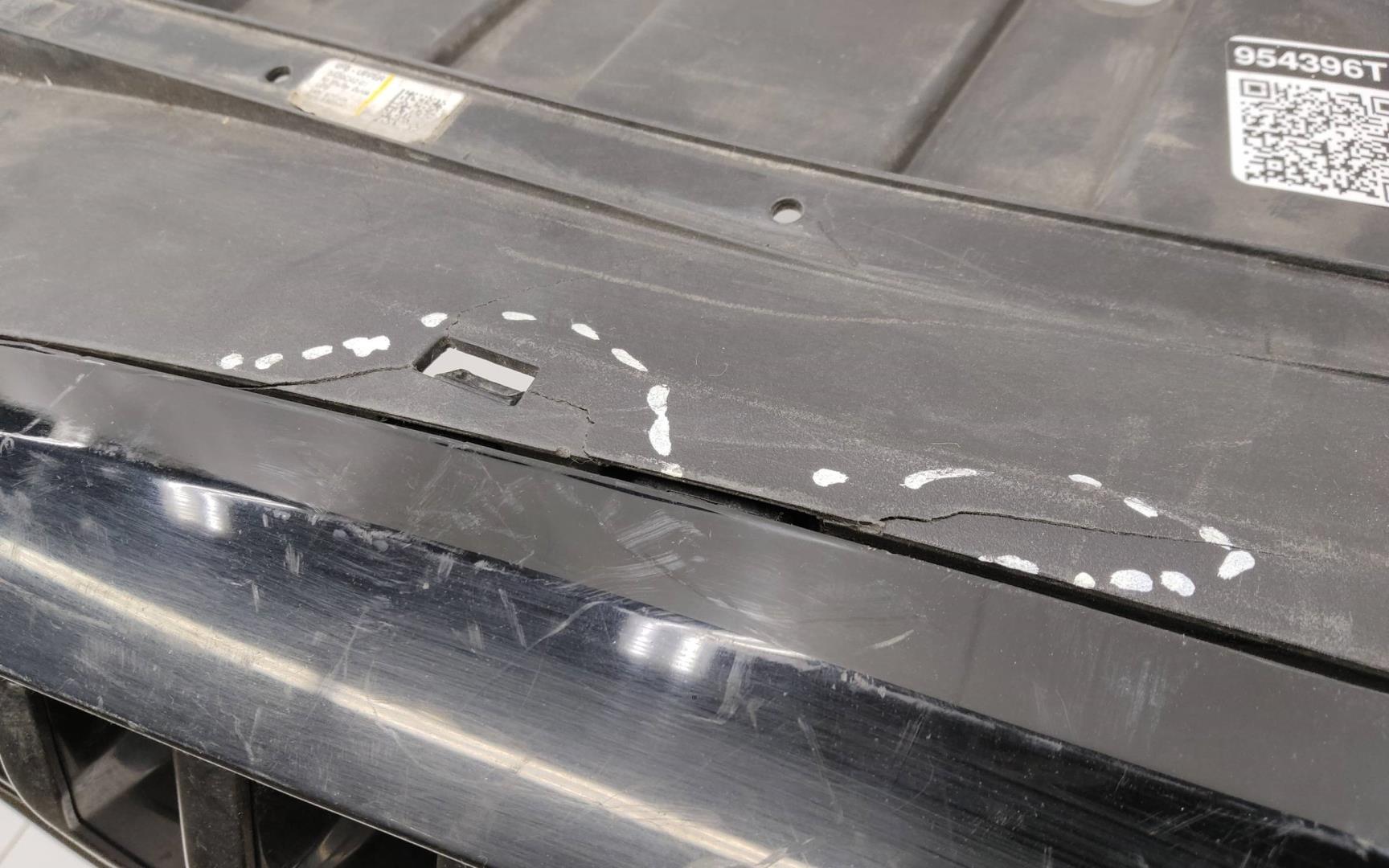 Бампер передний