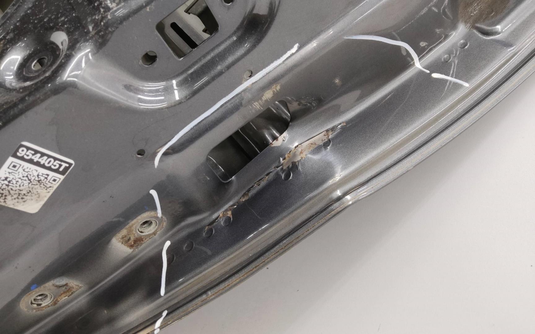 Дверь передняя левая