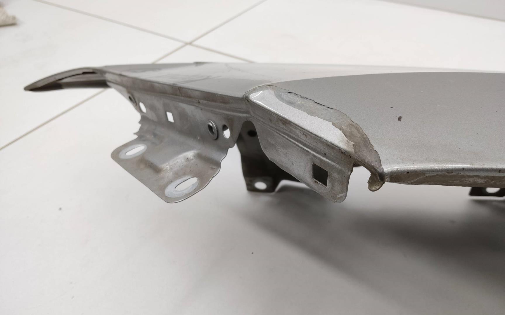 Крыло переднее левое