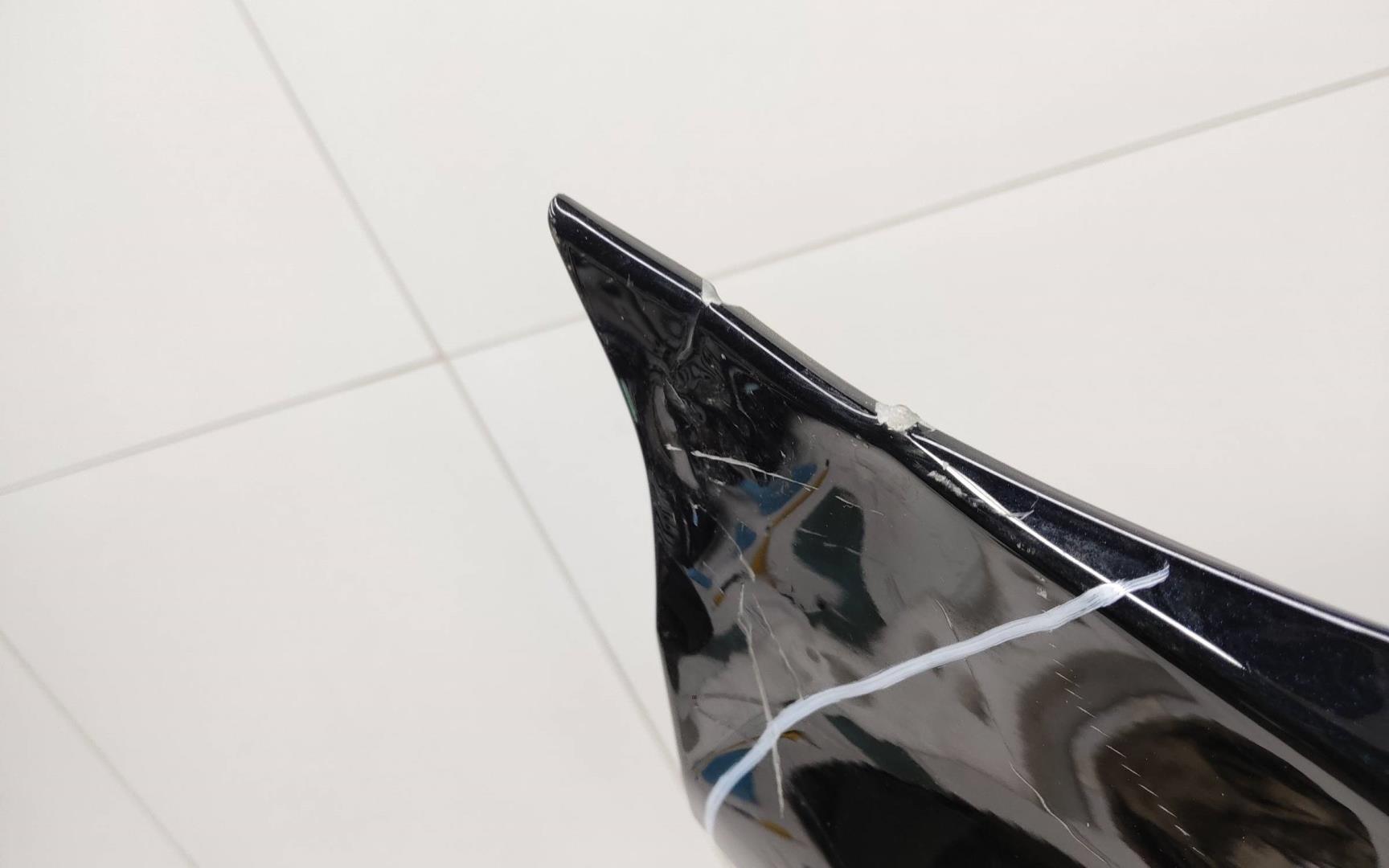 Крыло переднее правое