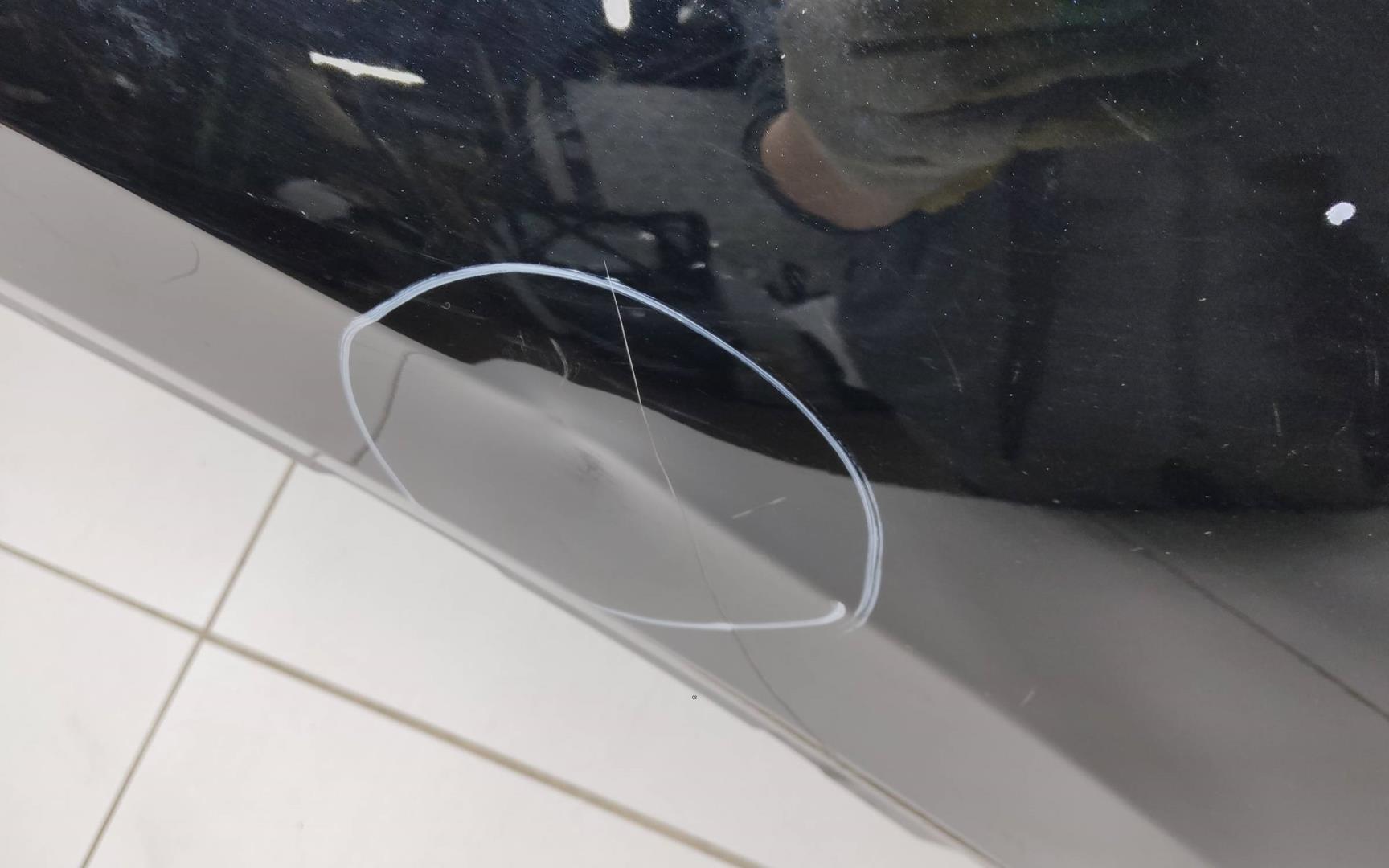 Крыло переднее правое