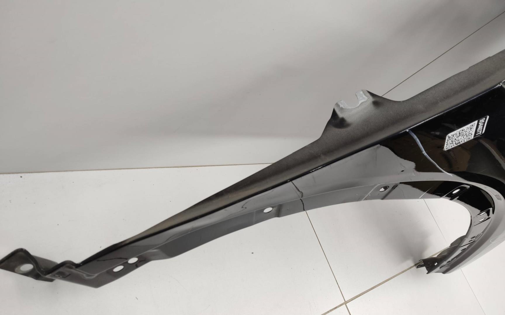 Крыло переднее правое