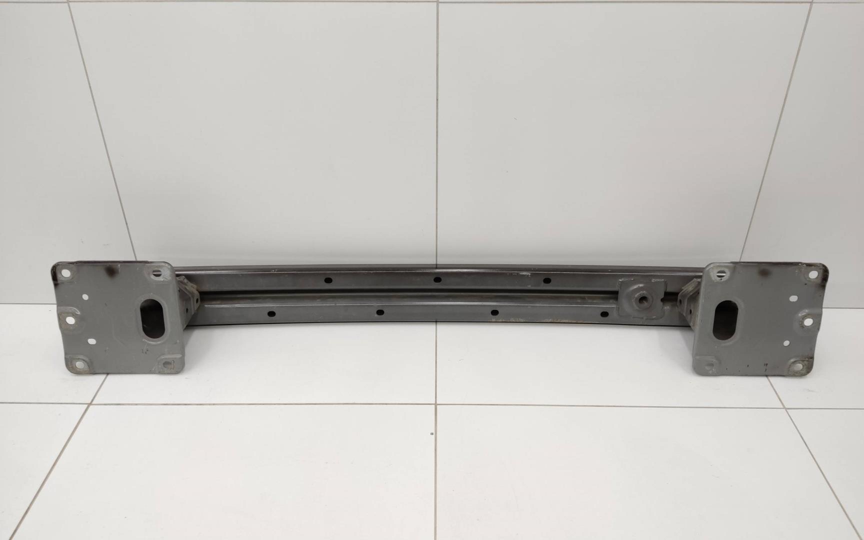 Усилитель переднего бампера