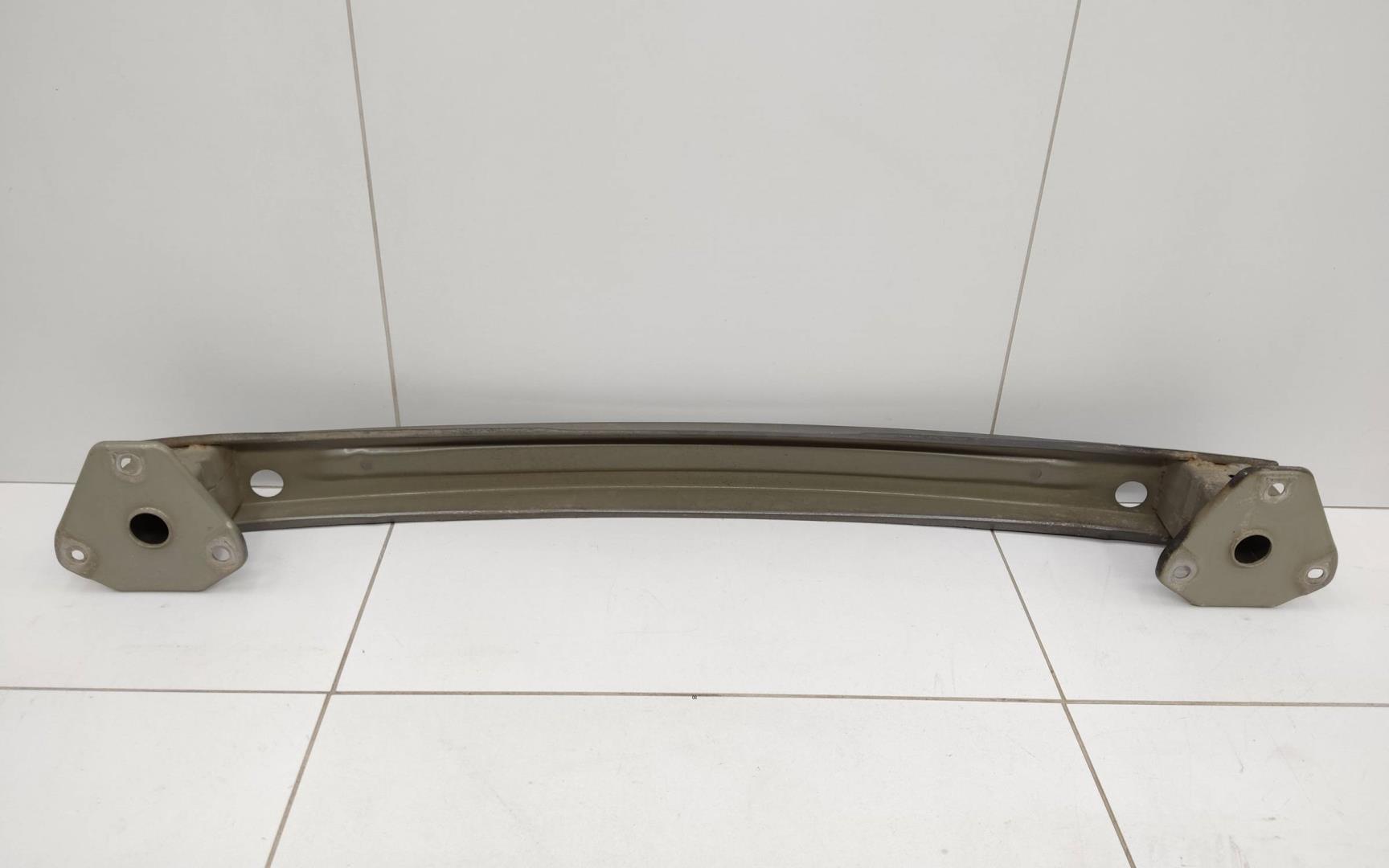 Усилитель переднего бампера