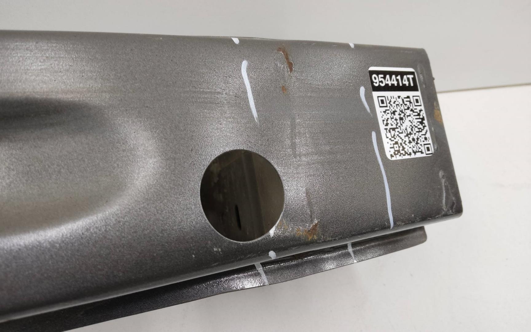 Усилитель переднего бампера