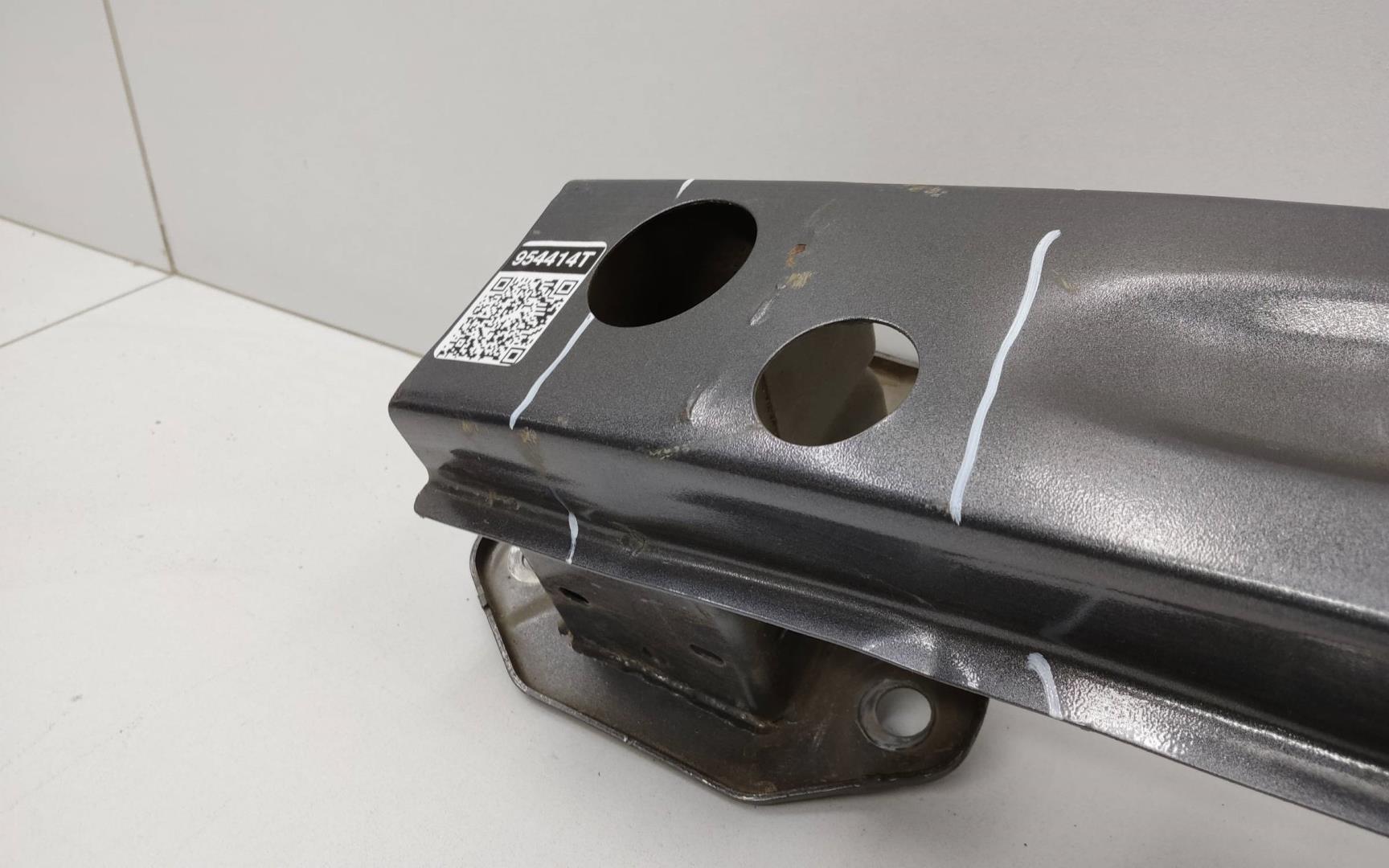 Усилитель переднего бампера