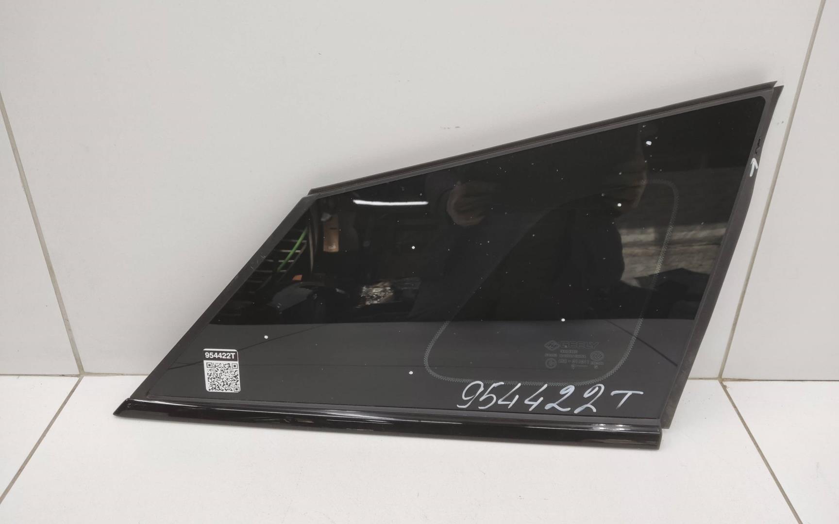 Стекло кузовное глухое правое