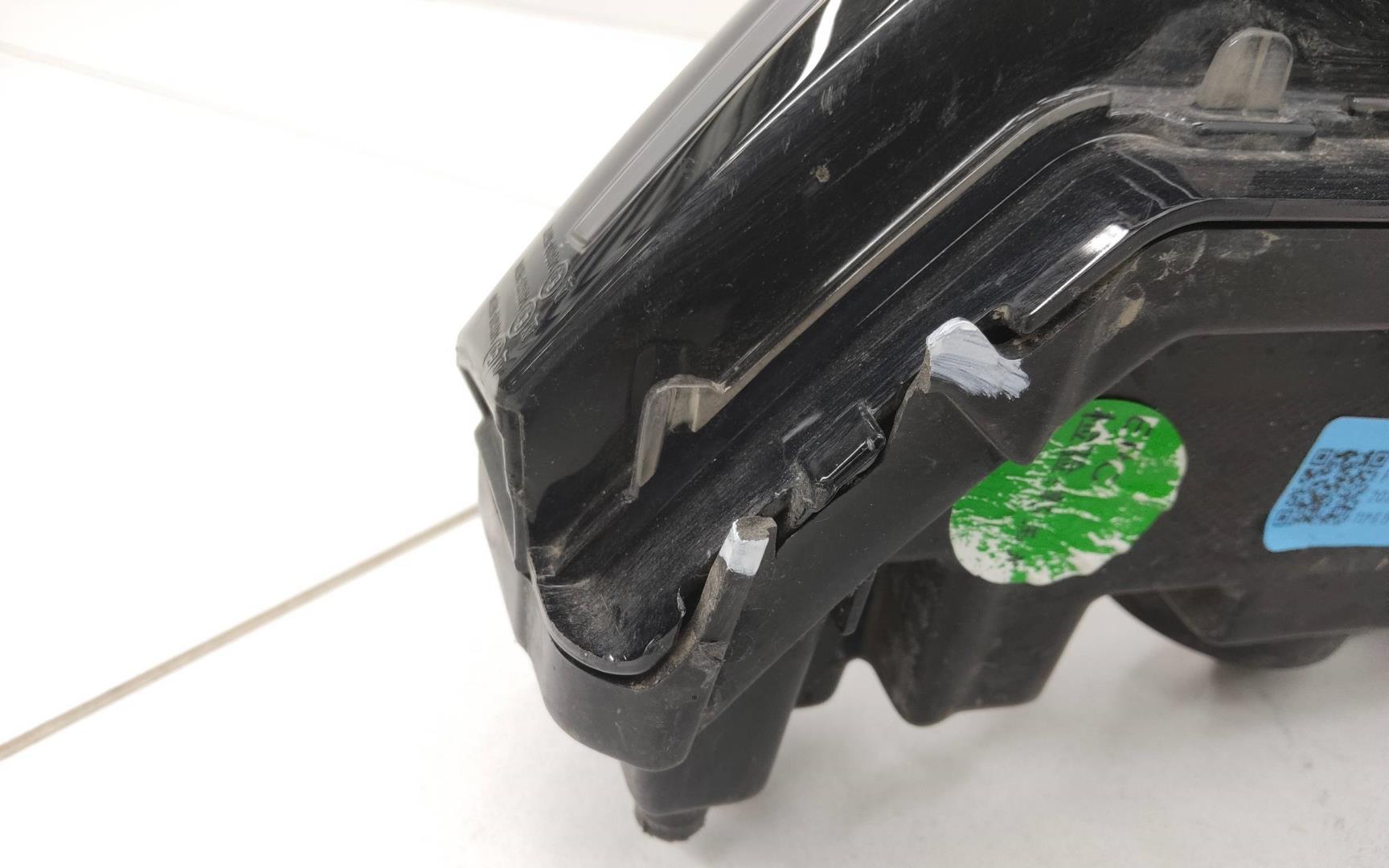 Фара дневного света левая (ходовые огни)