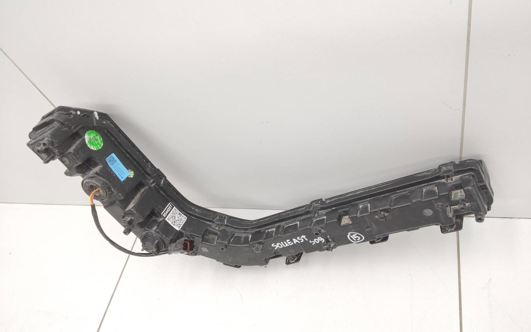 Фара дневного света левая (ходовые огни)