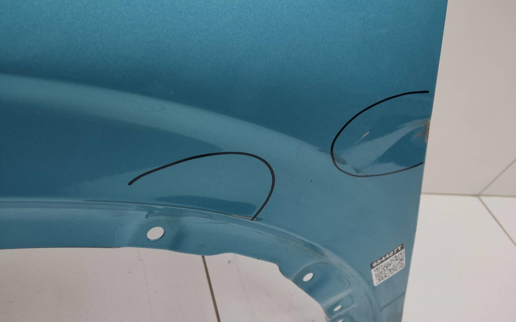 Крыло переднее левое