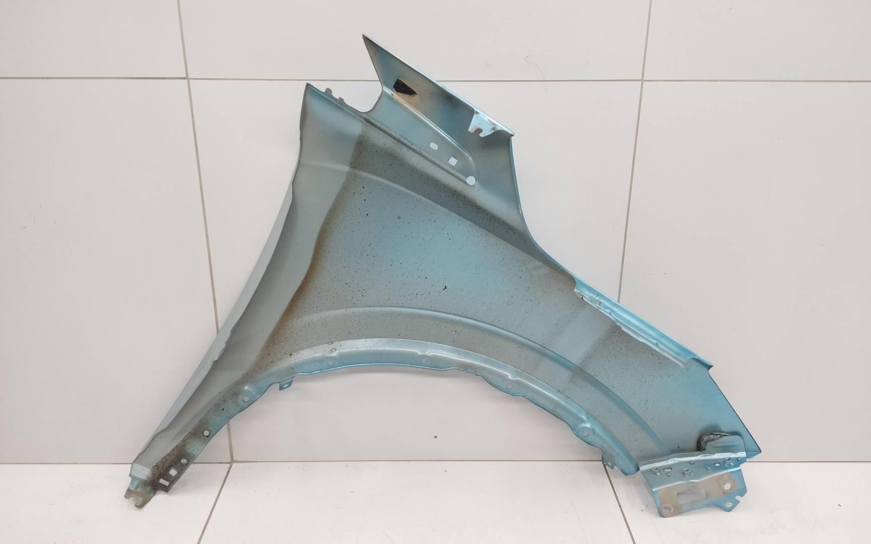 Крыло переднее левое