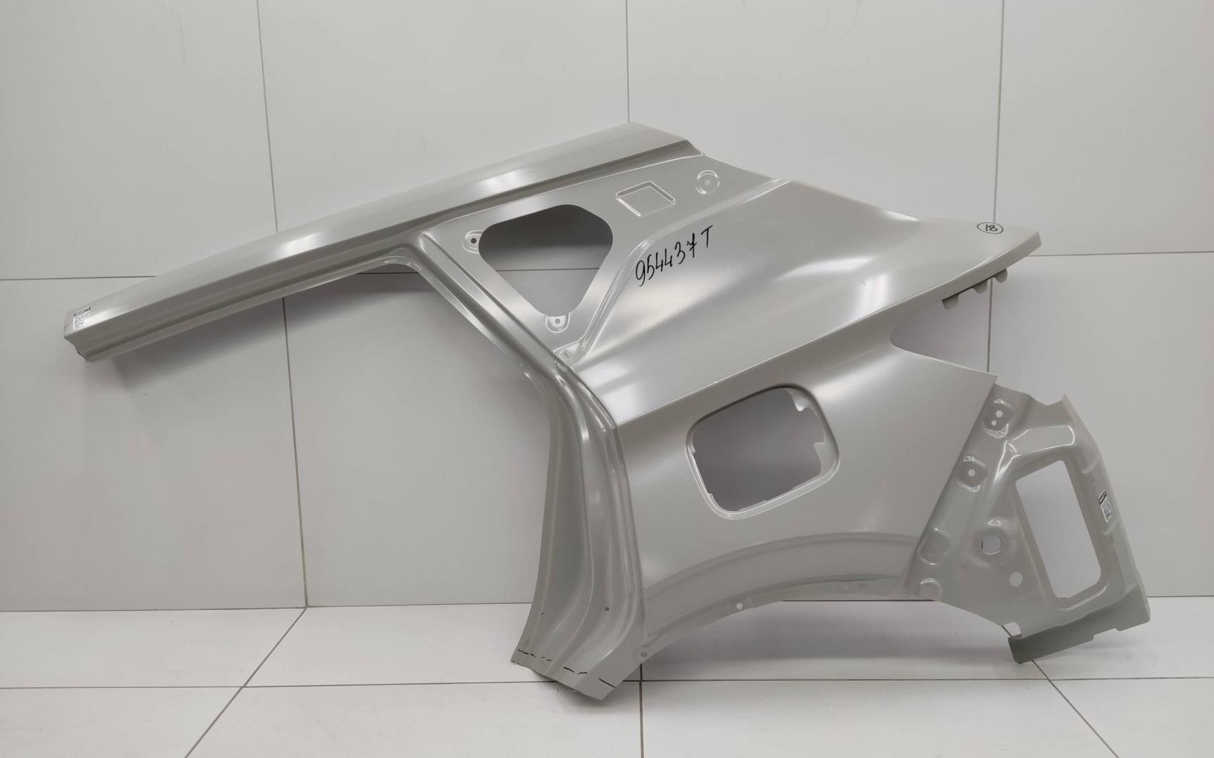 Крыло заднее левое