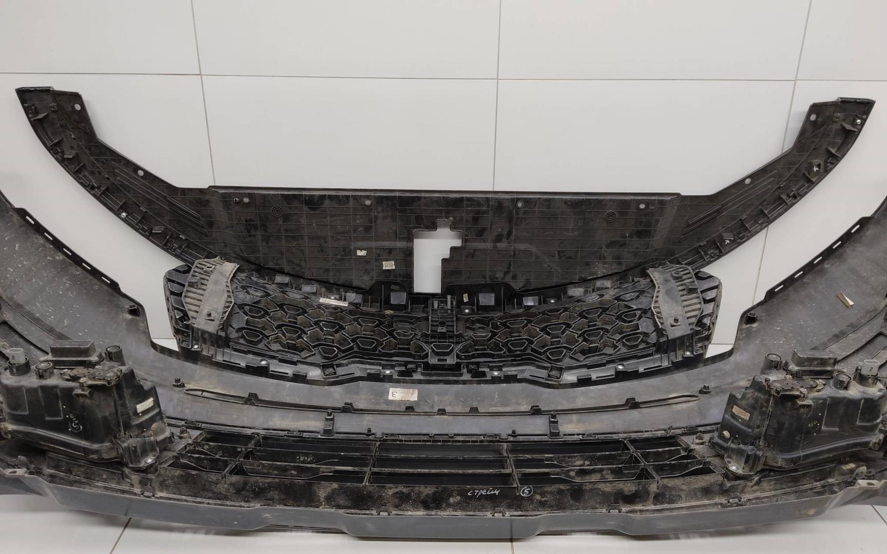 Бампер передний