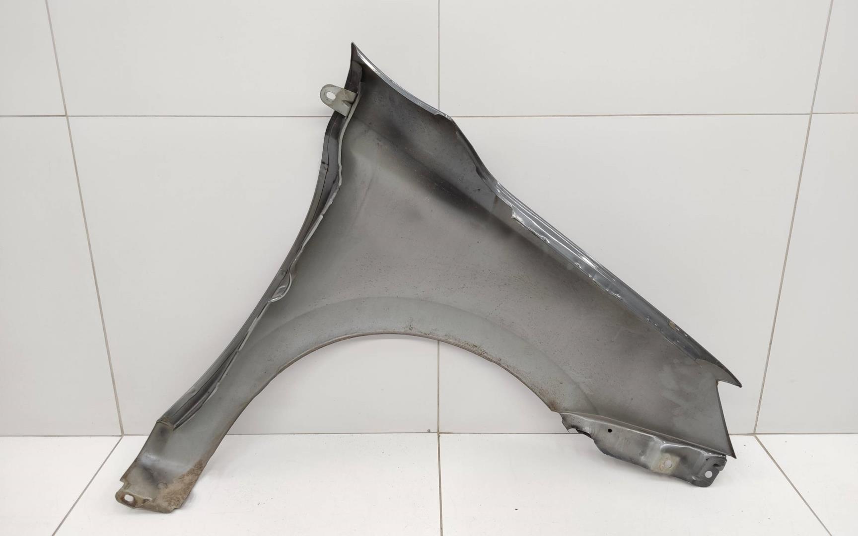 Крыло переднее левое