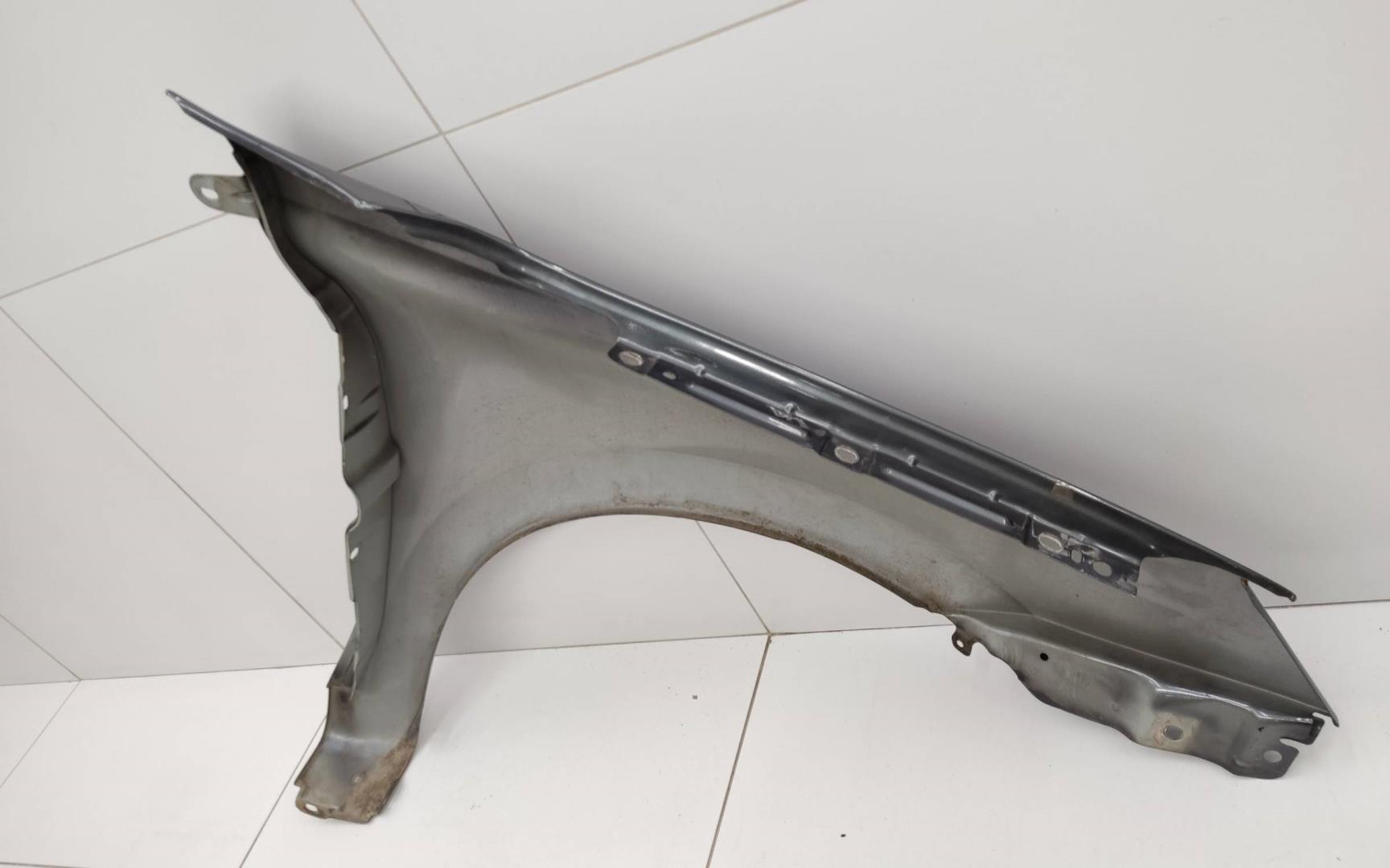 Крыло переднее левое