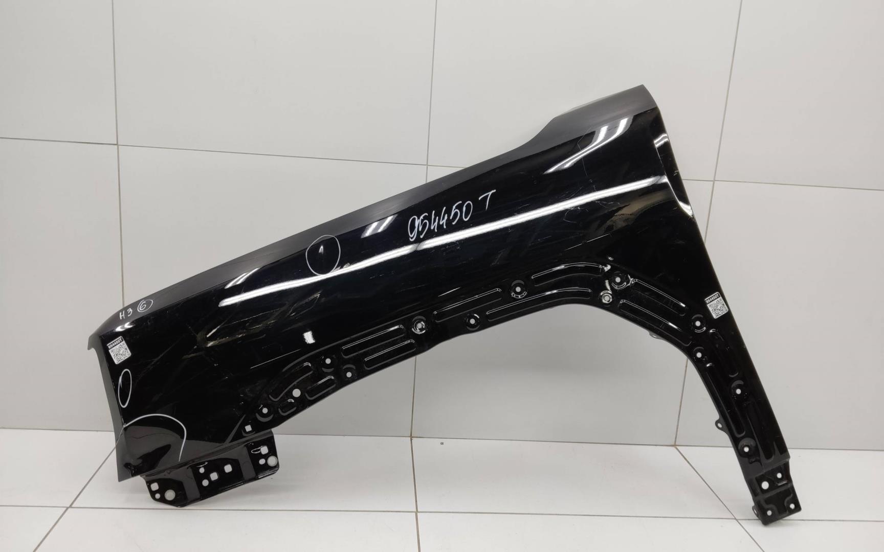 Крыло переднее левое