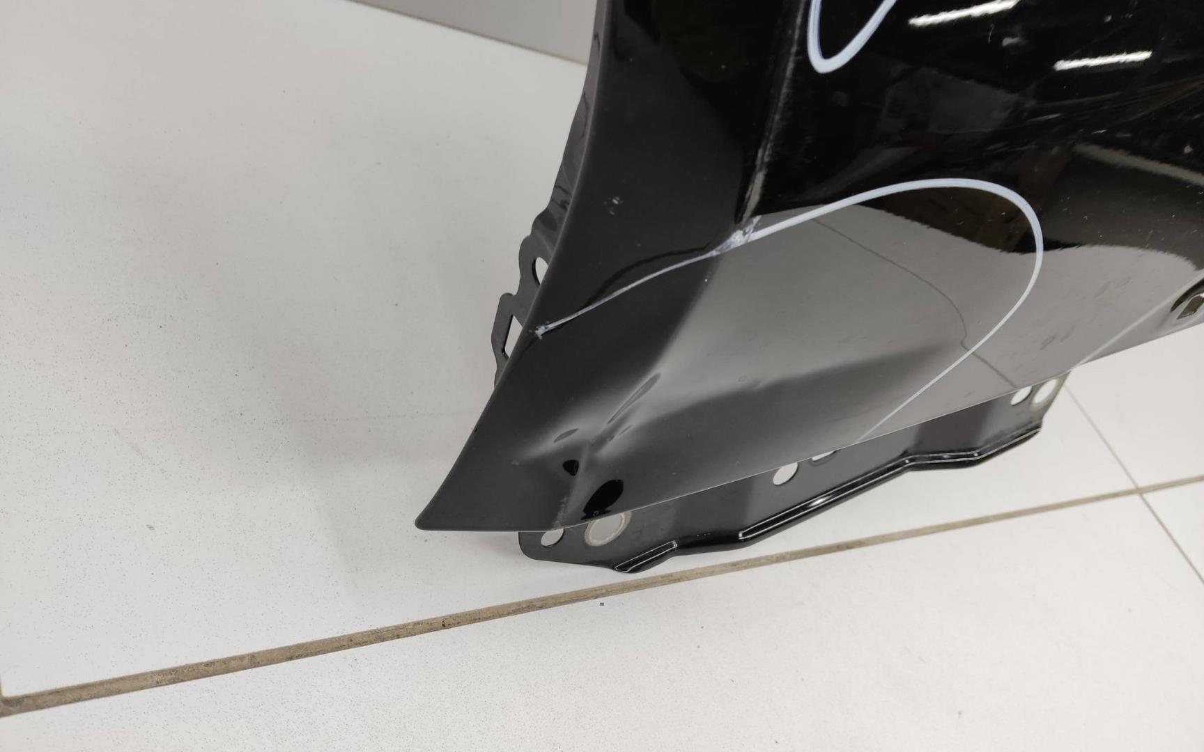 Крыло переднее левое