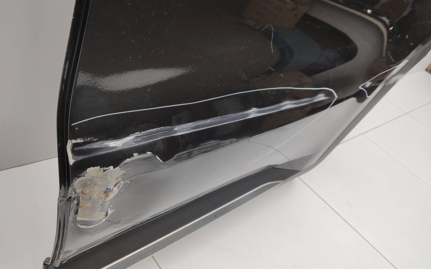 Дверь задняя левая