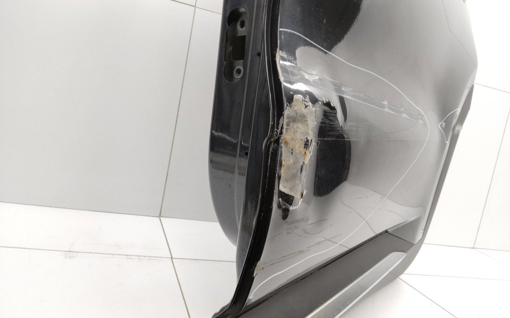 Дверь задняя левая