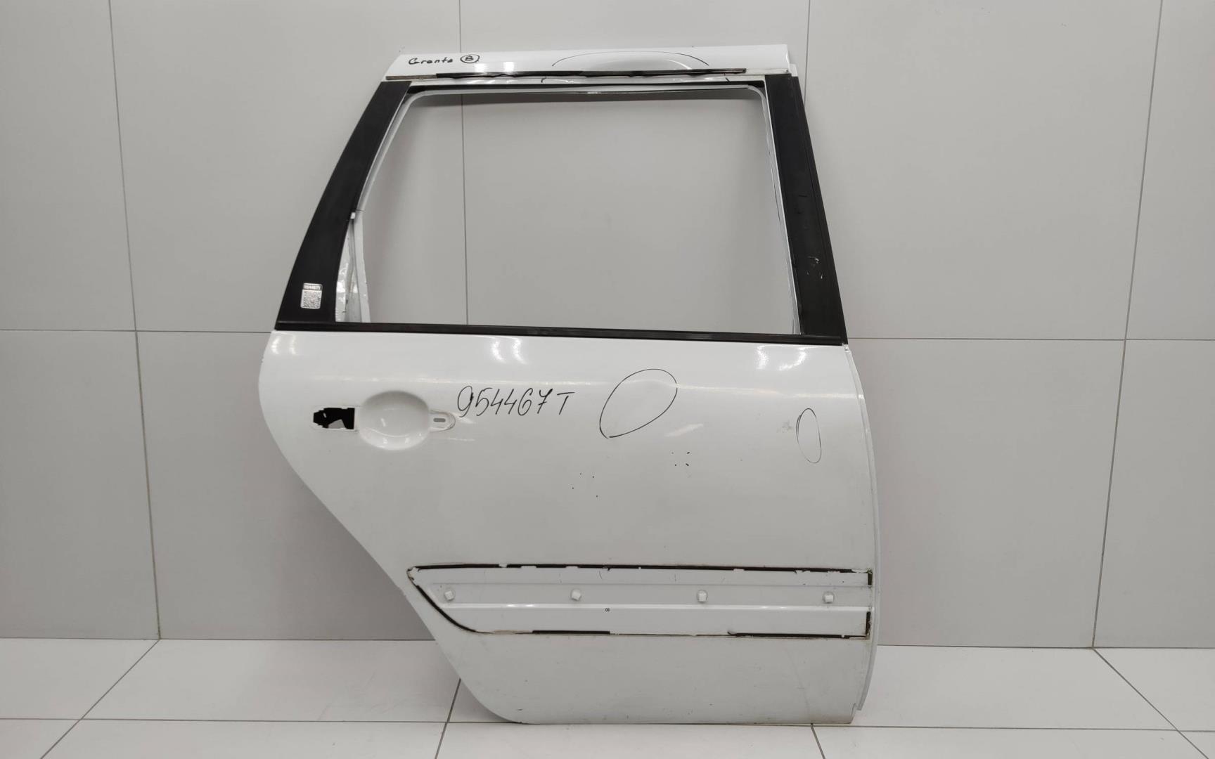 Дверь задняя правая