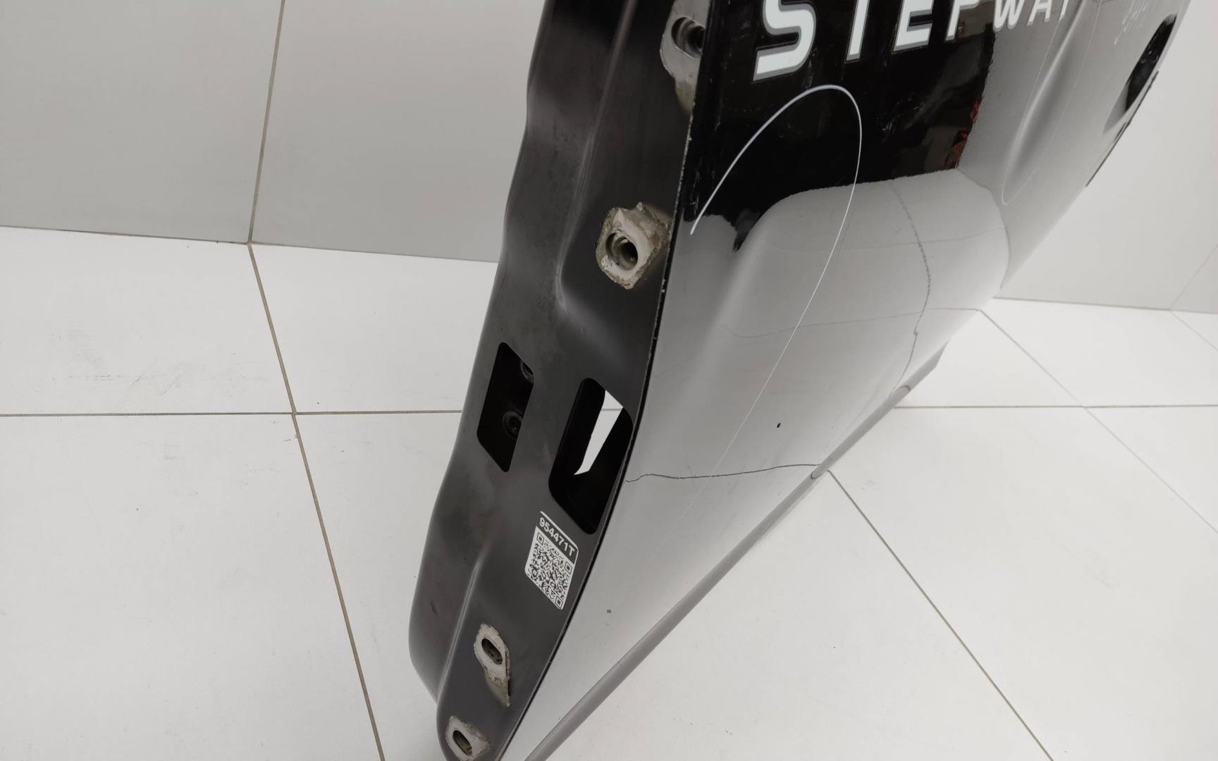 Дверь передняя левая