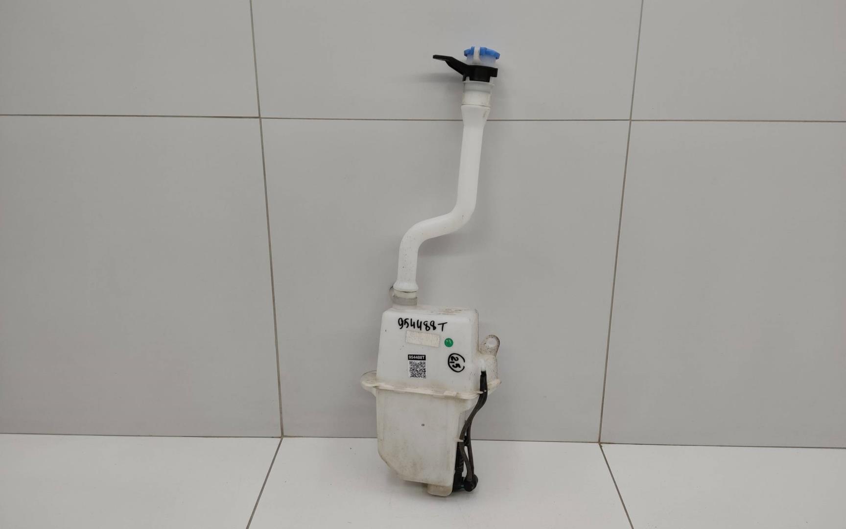 Бачок омывателя лобового стекла