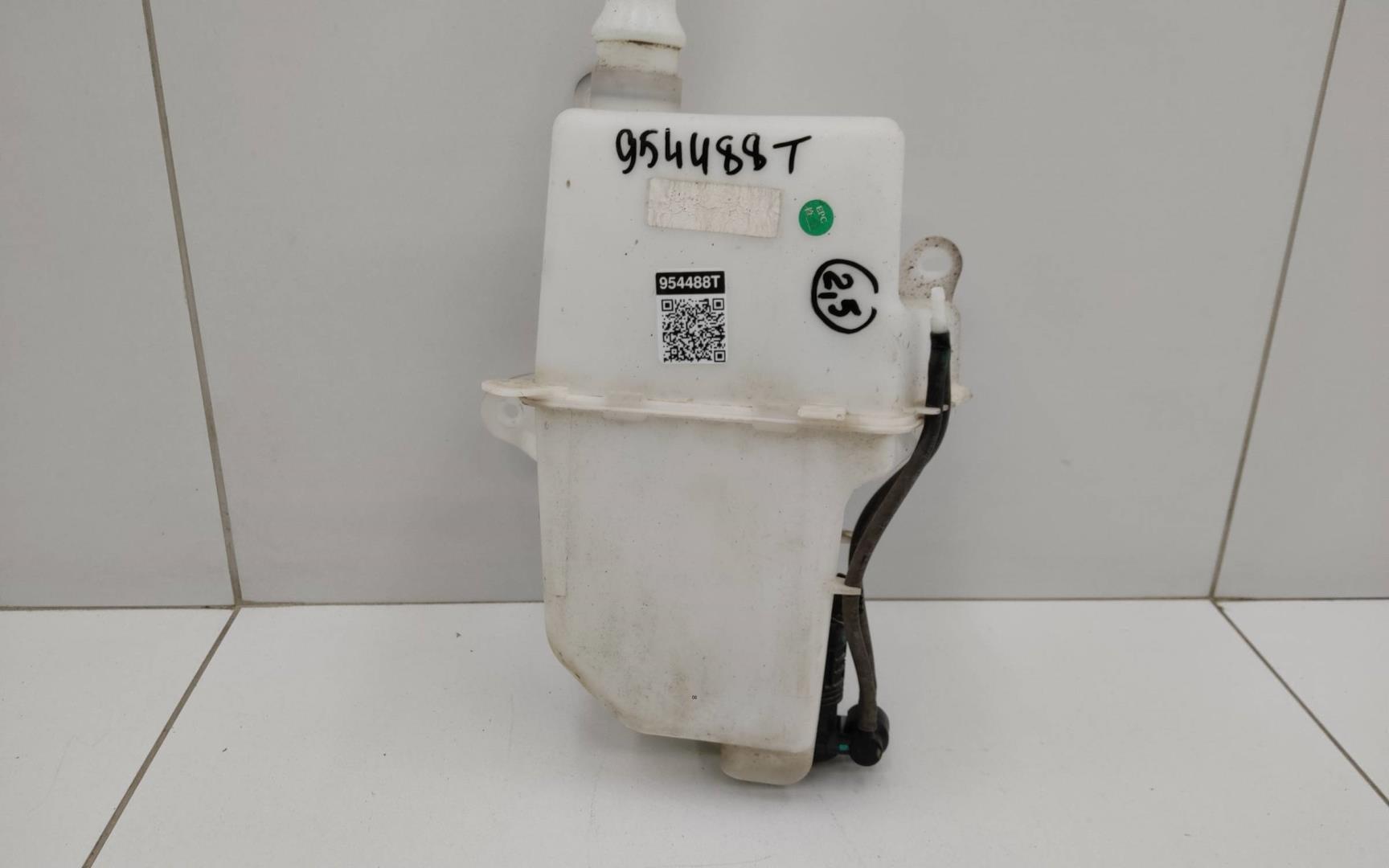 Бачок омывателя лобового стекла