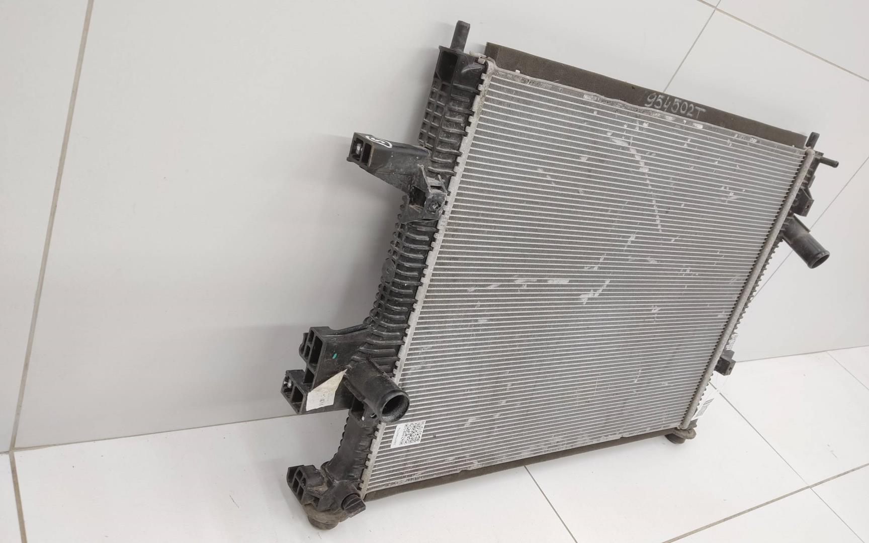 Радиатор охлаждения двигателя основной