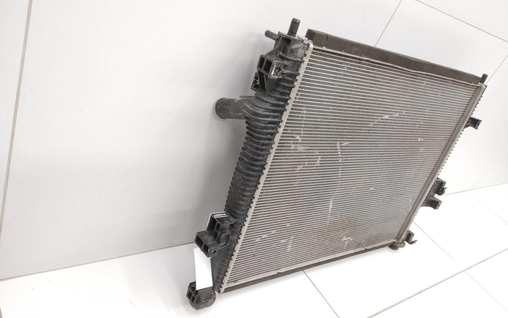 Радиатор охлаждения двигателя основной