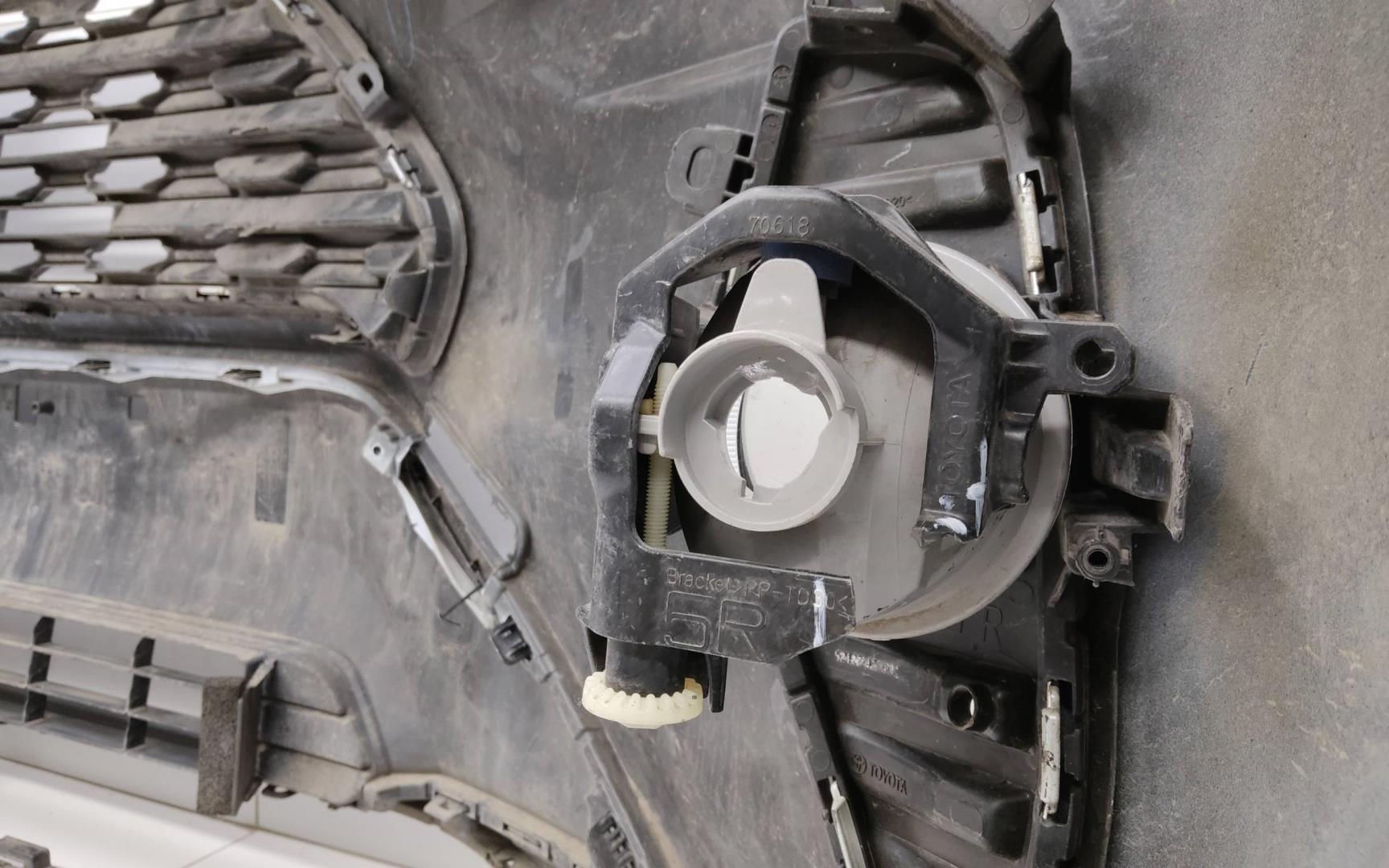 Бампер передний