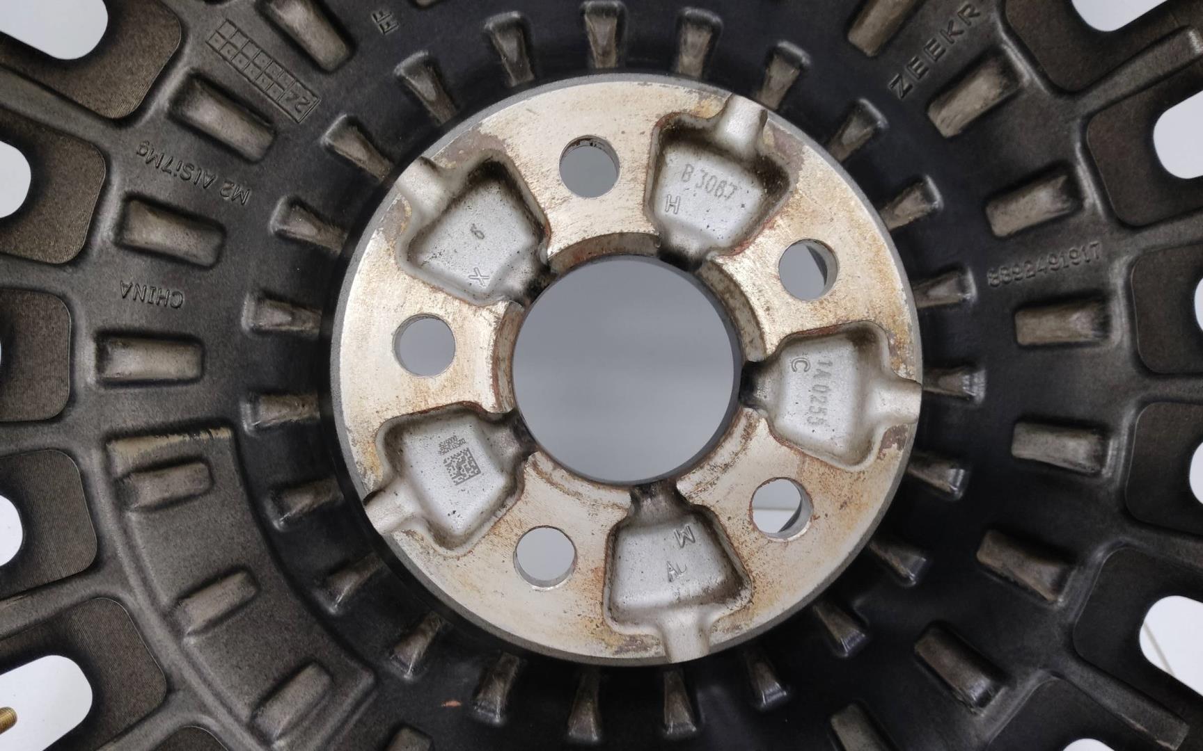 Диск колесный литой легкий сплав