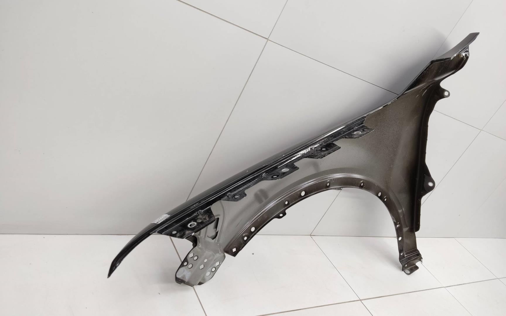 Крыло переднее правое