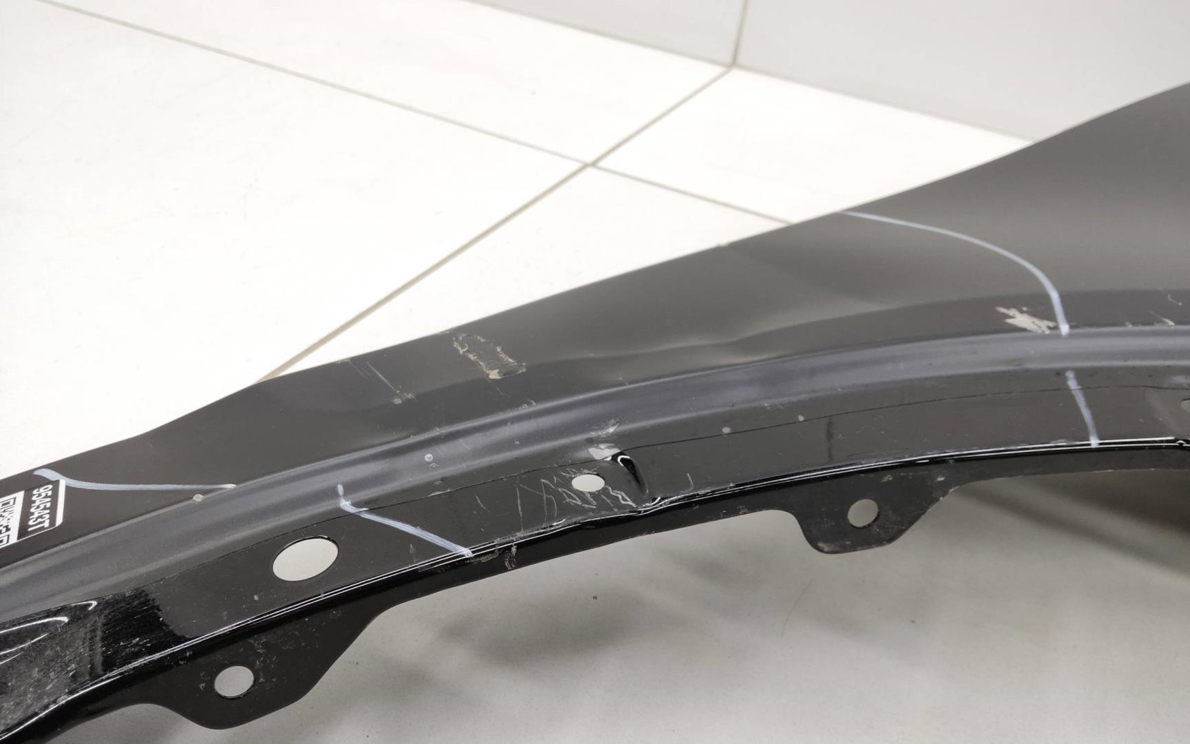 Крыло переднее правое