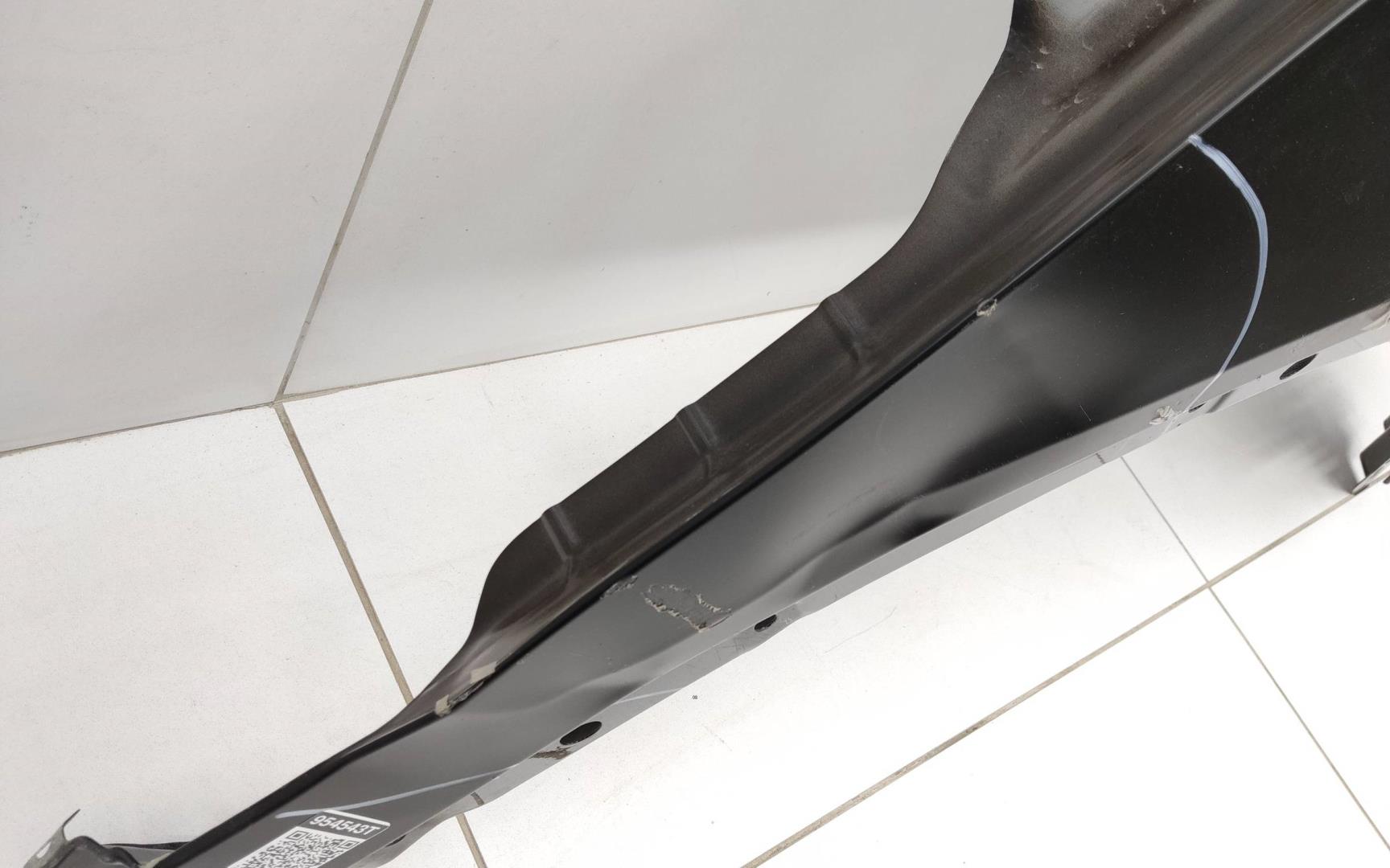 Крыло переднее правое