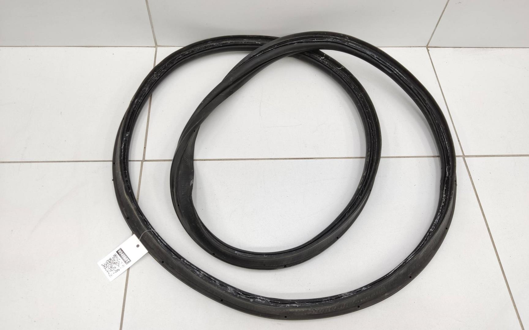 Уплотнитель багажника